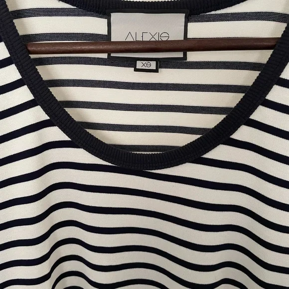 ❌SOLD❌Designer Alexis Shift Dress 🖤🤍Comfy easy to wear NWOT 💖 - Picture 9 of 15